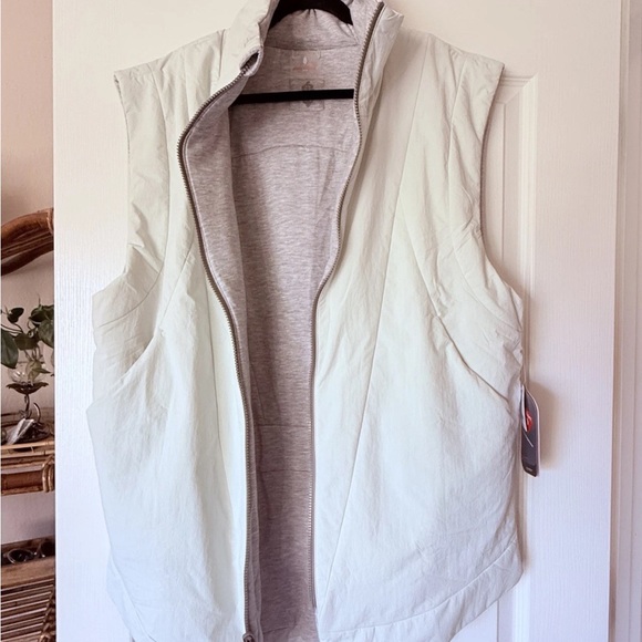 SOLD. DO NOT BUY. Free People FP Movement Slalom Reversible Fleece - Picture 8 of 13